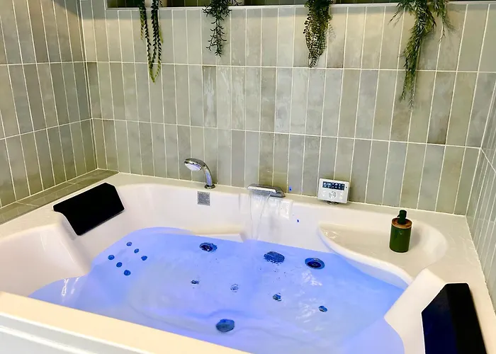 L 'ecrin - Balneo & Cineroom 펜션 푸아티에